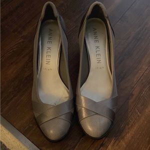 Anne Klein iflex wedges